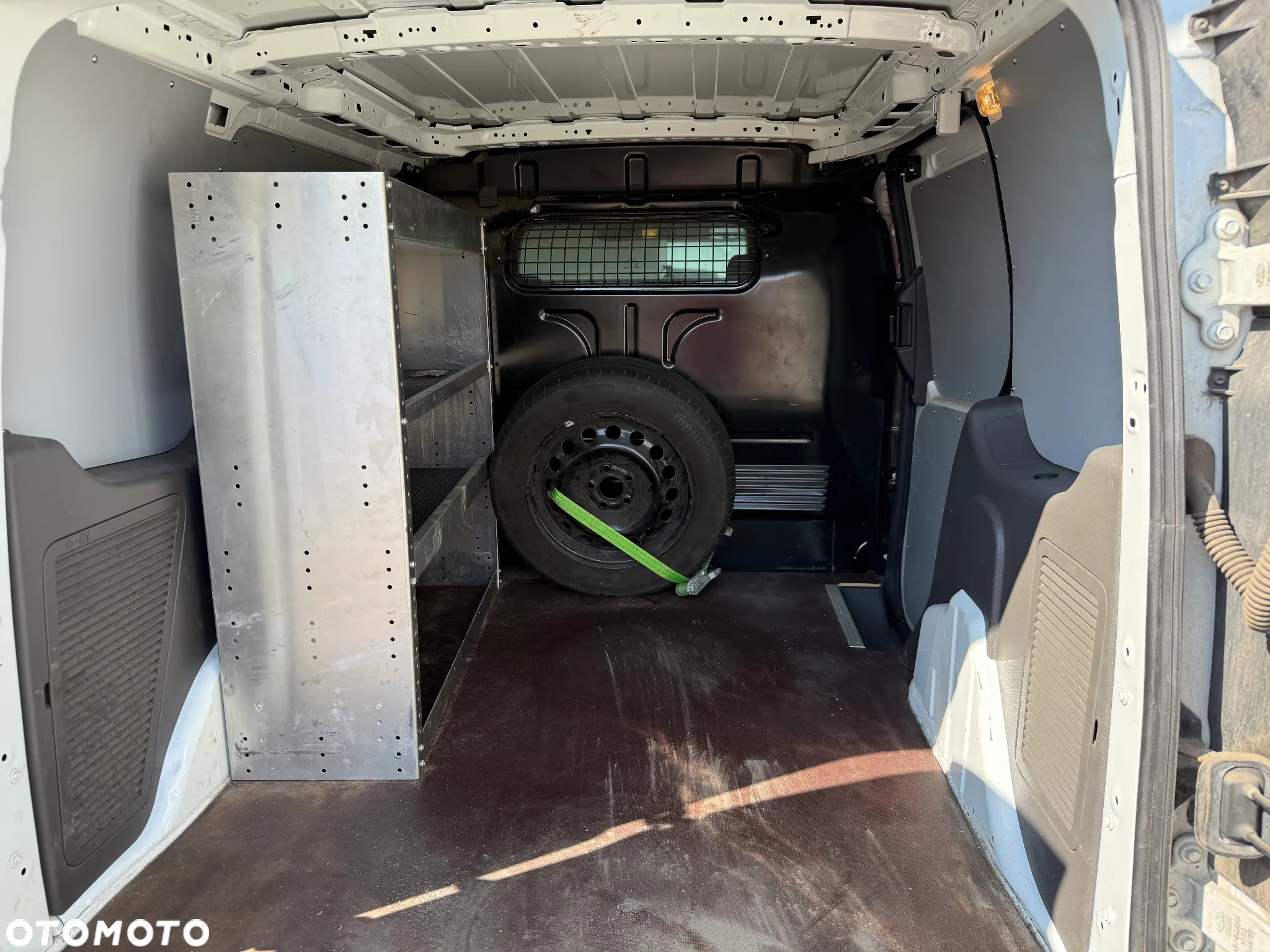 Ford Transit Connect - 10