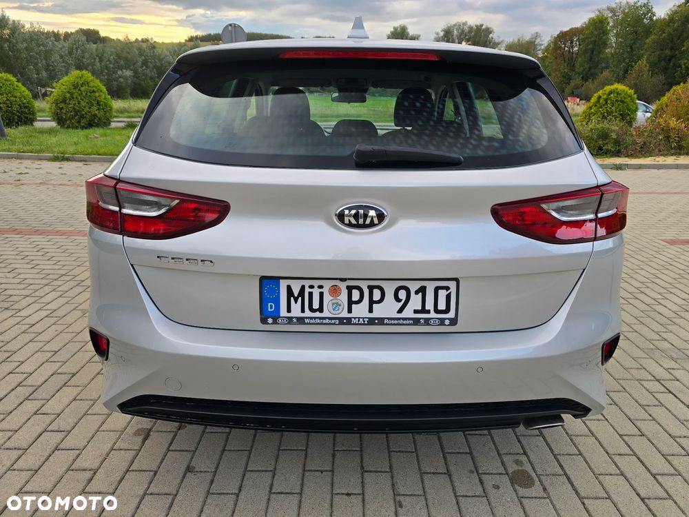 Kia Ceed 1.4 CVVT Fifa World Cup Edition - 9