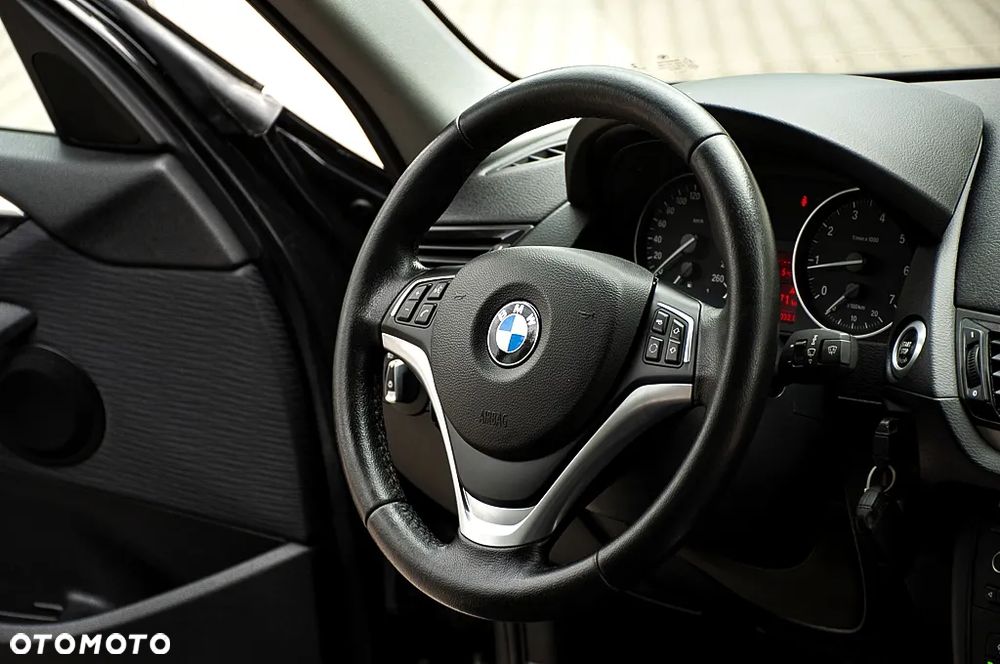 BMW X1 sDrive18i xLine - 35