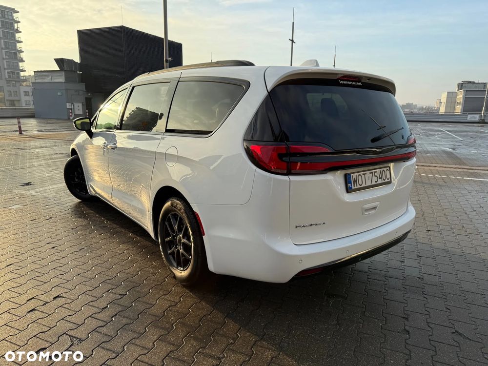 Chrysler Pacifica - 31