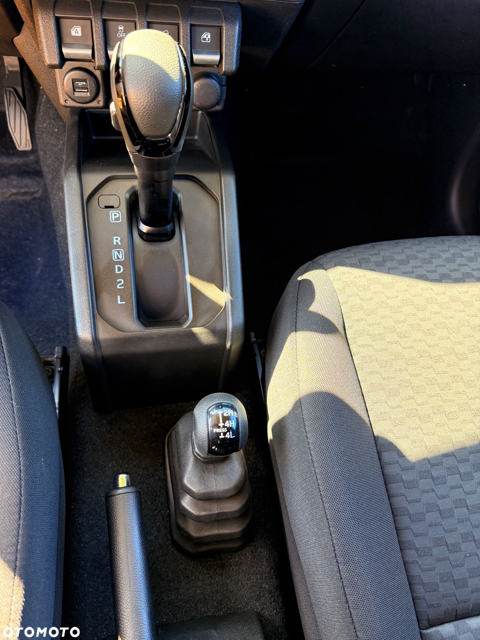 Suzuki Jimny 1.5 Elegance - 33