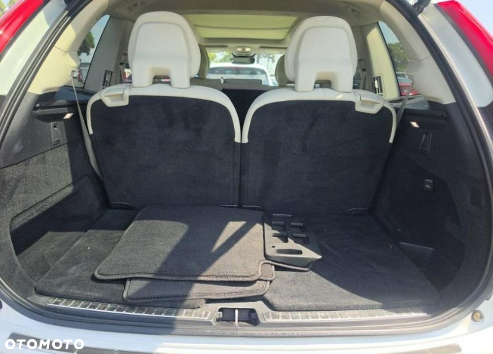 Volvo XC 90 - 13