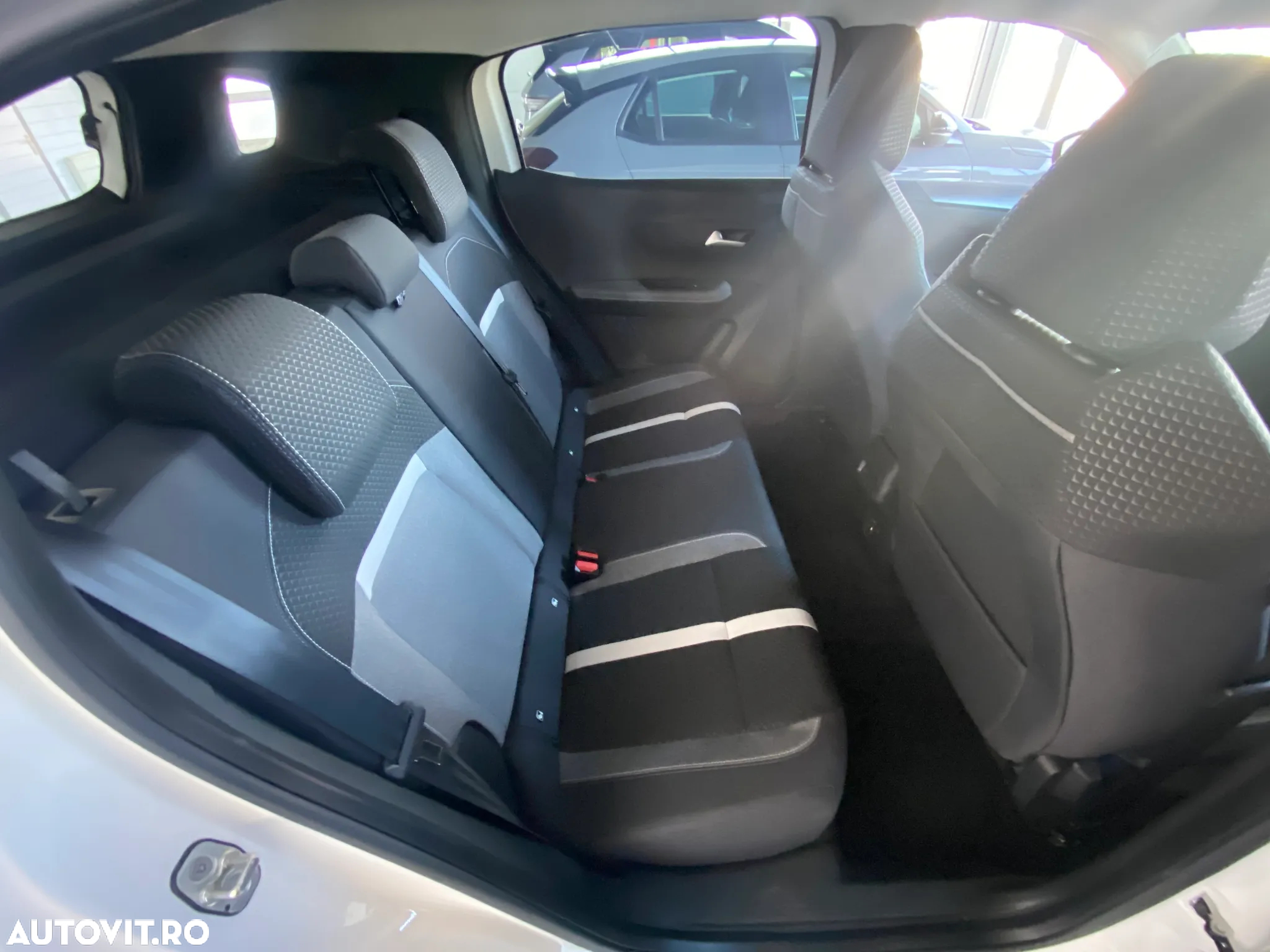 Opel Frontera 1.2 Turbo MHEV Edition - 6