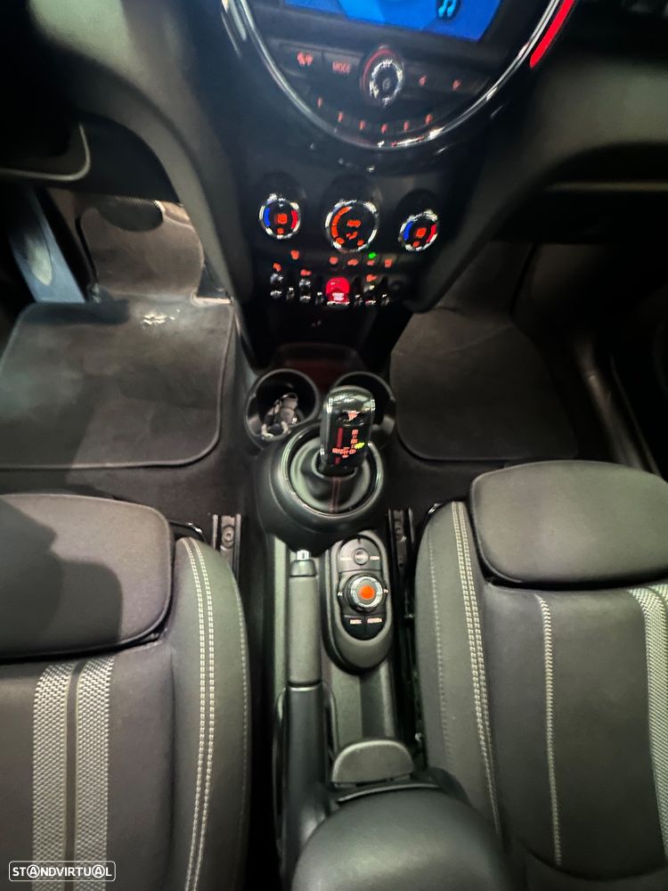 MINI 5 Portas Cooper SD Auto - 21