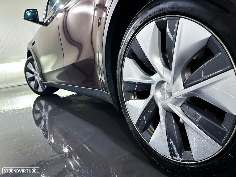 Tesla Model Y Standard - 8