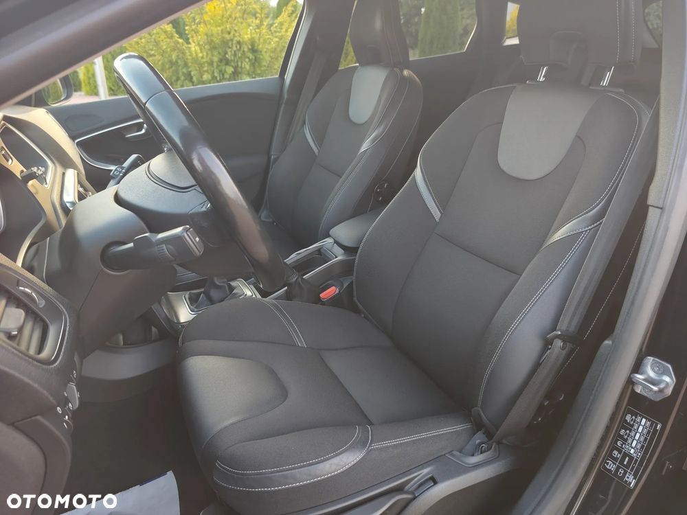 Volvo V40 D2 Summum - 10
