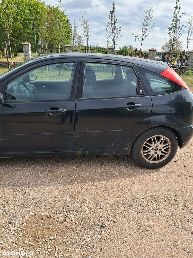 Ford Focus 1.8 TDDi Ghia - 3