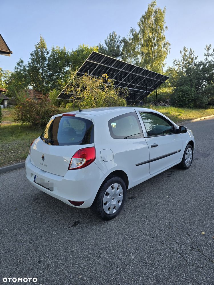 Renault Clio - 8