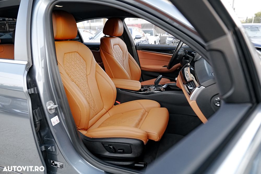 BMW Seria 5 530e Aut. Luxury Line - 10