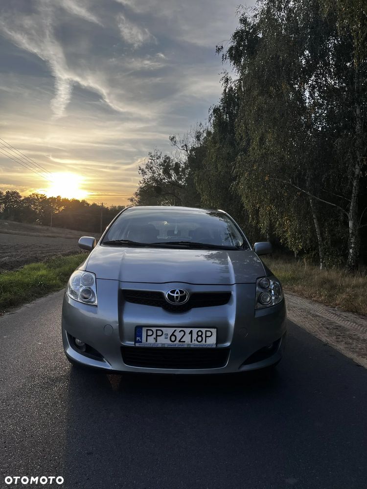 Toyota Auris 1.4 D-4D Luna - 1