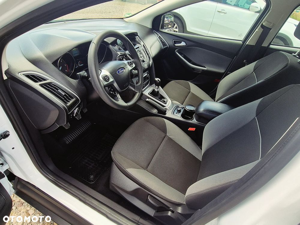 Ford Focus 1.6 TDCi DPF SYNC Edition - 18