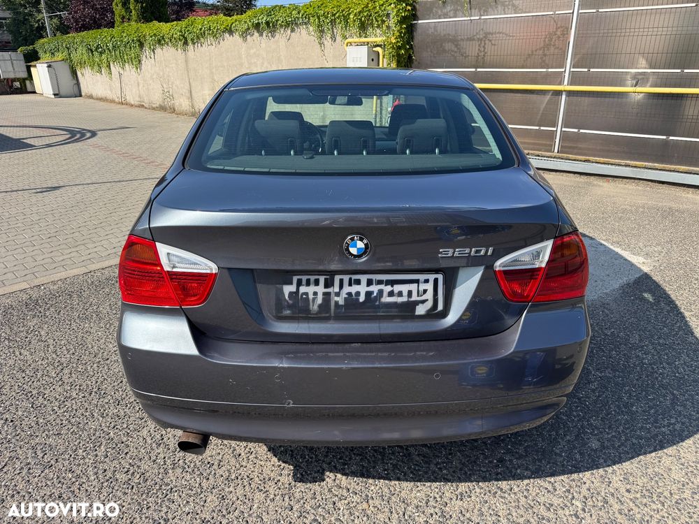 BMW Seria 3 320i Aut. - 21