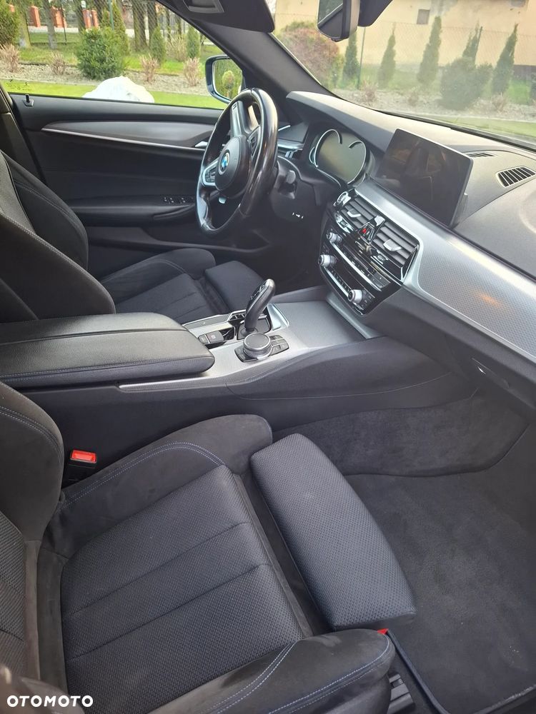 BMW Seria 5 520d xDrive - 10