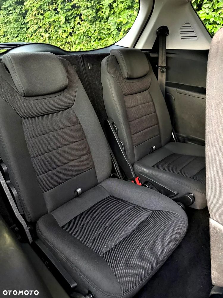 Ford S-Max - 11