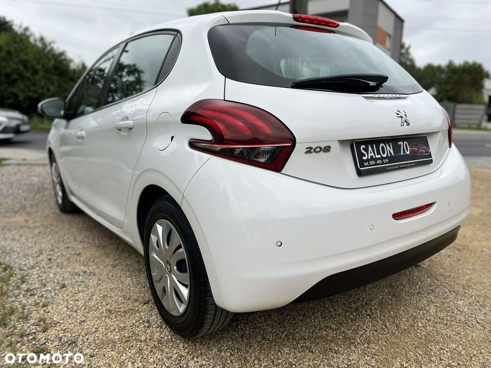 Peugeot 208 - 10