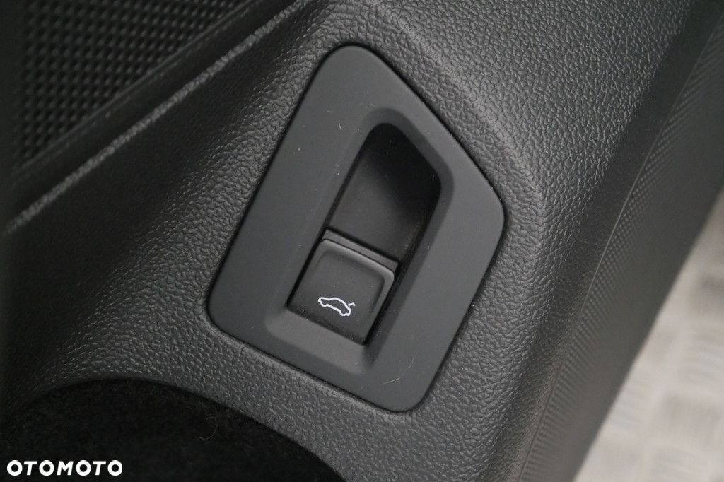 Volkswagen Passat 2.0 TDI Elegance DSG - 17