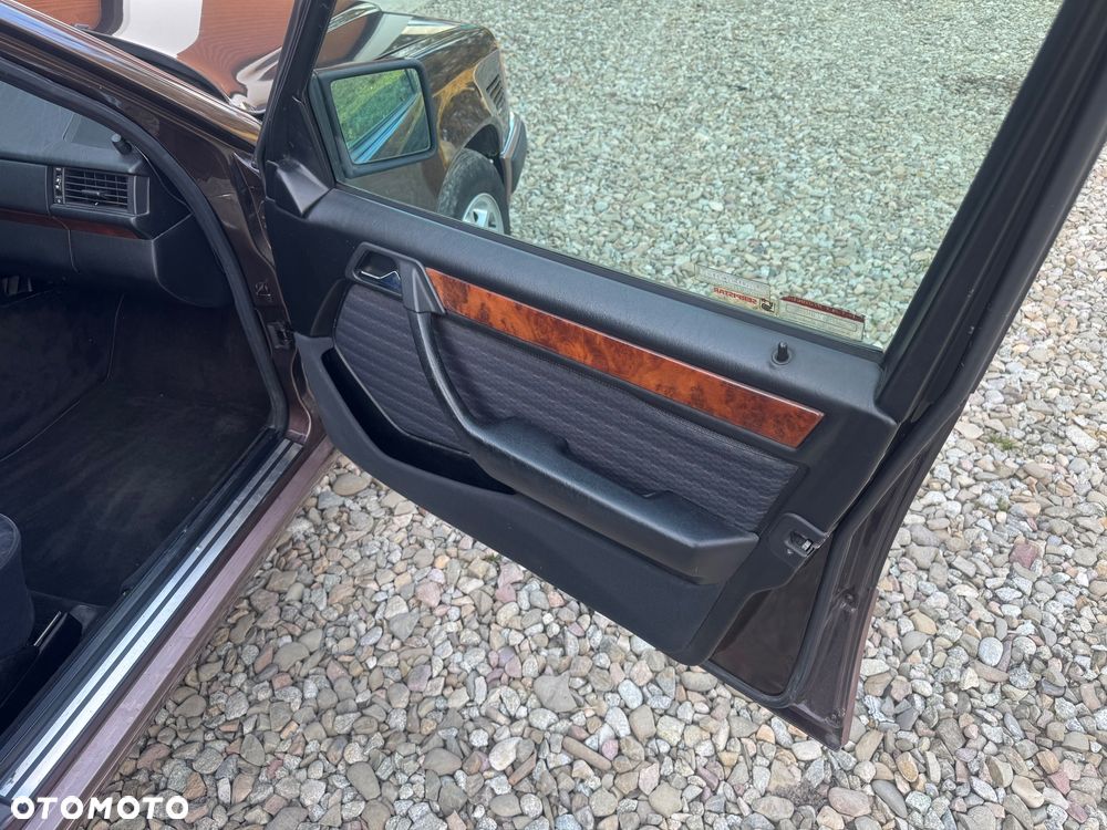 Mercedes-Benz W124 (1984-1993) - 17