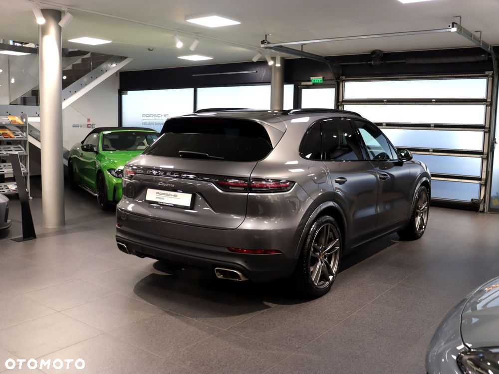 Porsche Cayenne - 5