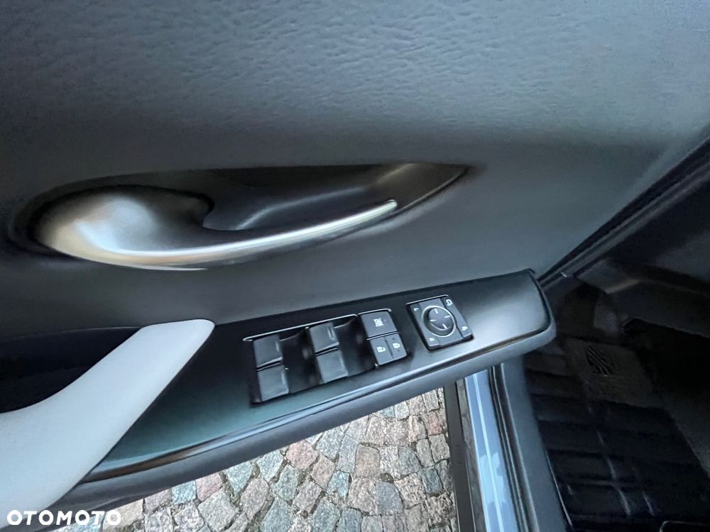 Lexus UX 250h Elegance 2WD - 25
