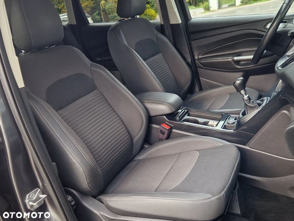 Ford Kuga 2.0 TDCi 4x4 Titanium - 35