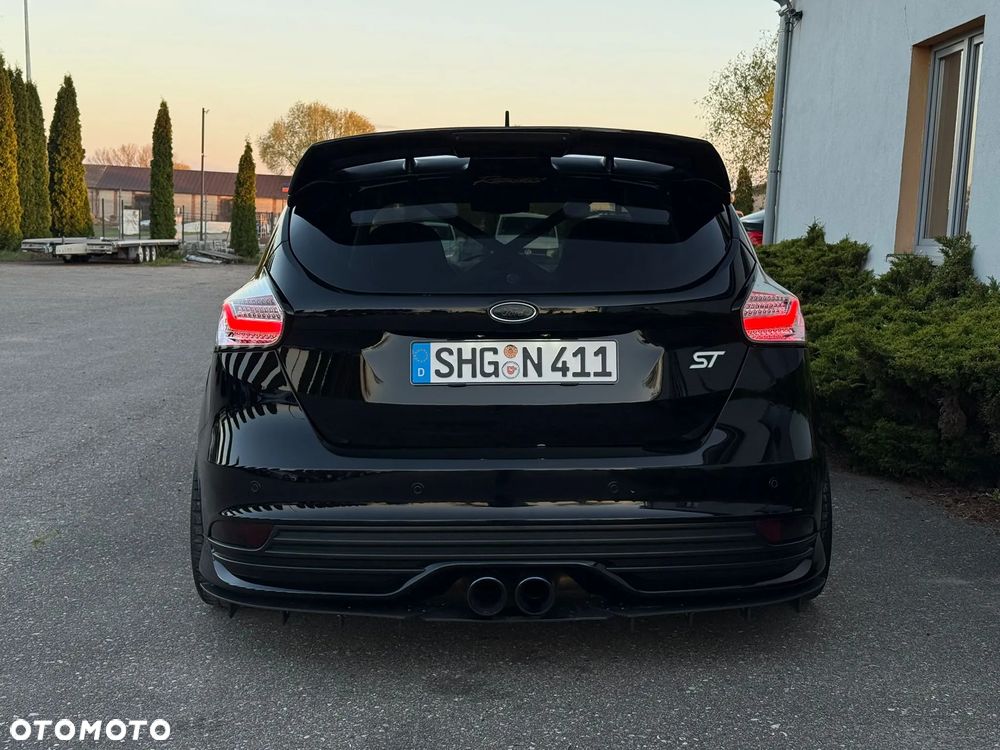 Ford Focus 2.0 EcoBoost ST - 8