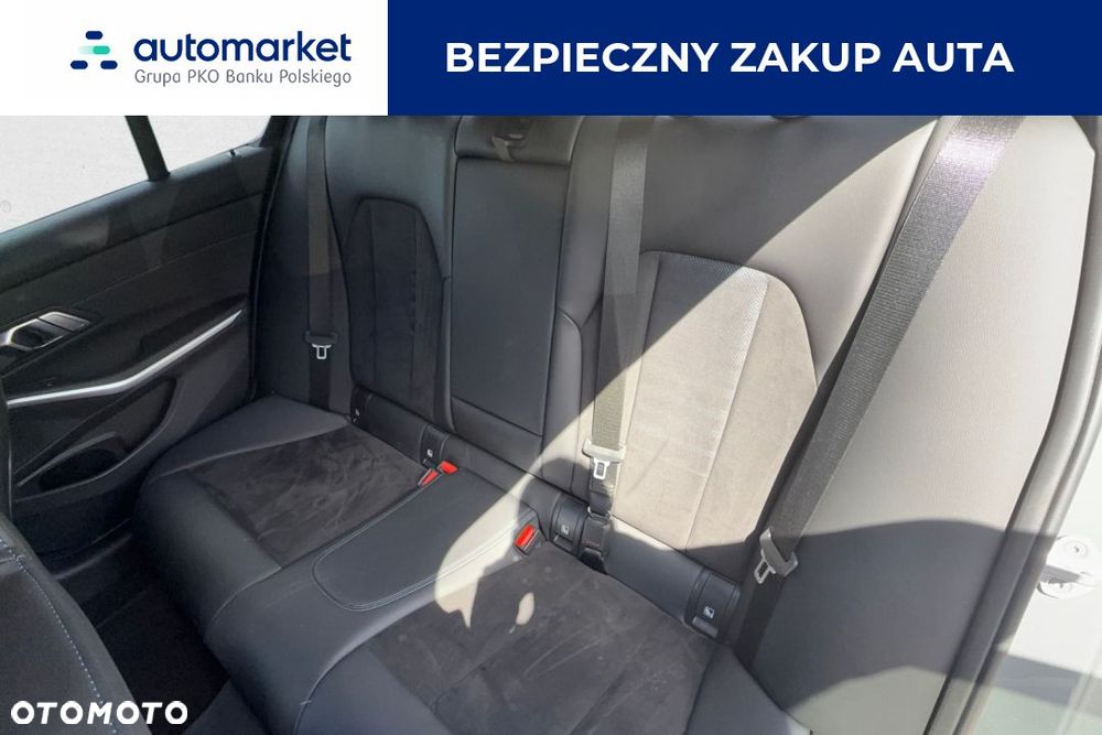 BMW Seria 3 318i M Sport - 9