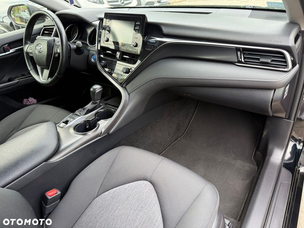 Toyota Camry - 16