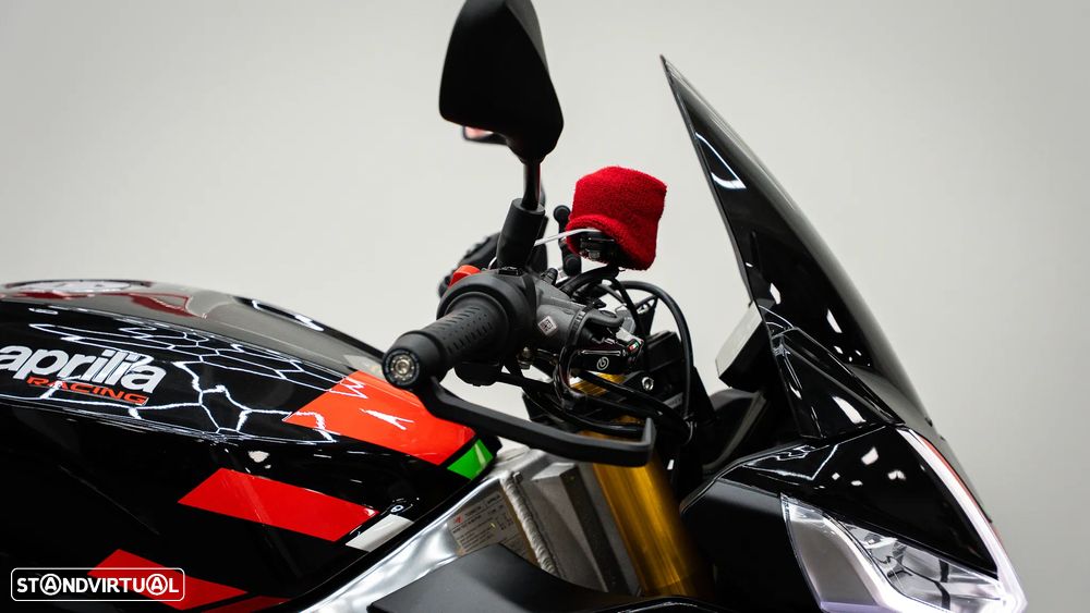 Aprilia Tuono V4 FACTORY - 9