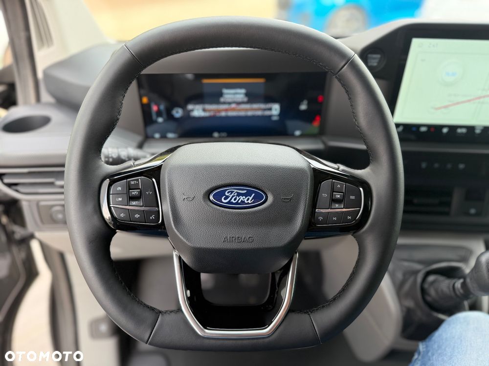 Ford Custom - 16