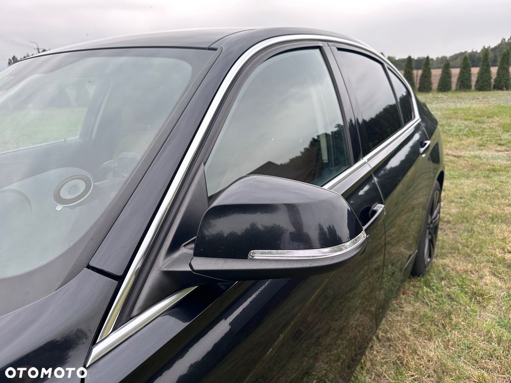 BMW Seria 3 320d Efficient Dynamic Edition Luxury Line - 15