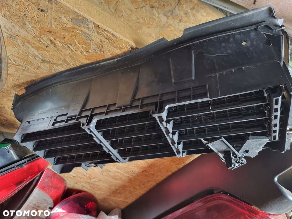 BMW 5 g30 g31 GRILL ATRAPA ŻALUZJA ROLETA PROWADNICA POWIEATRZA 51137497285 - 3