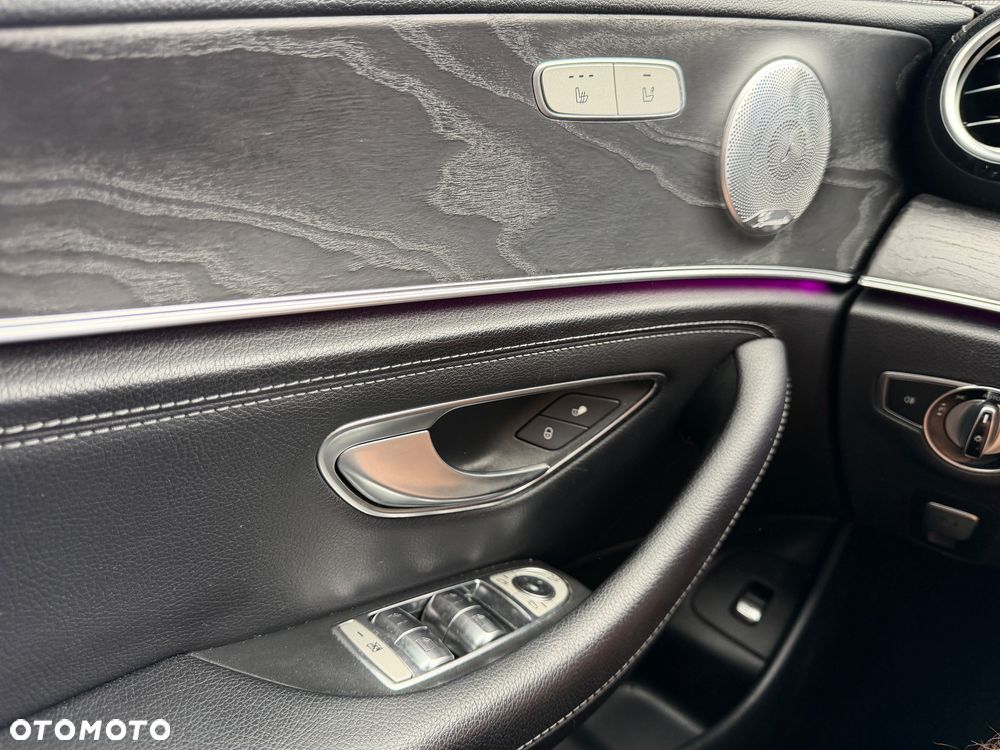 Mercedes-Benz Klasa E 220 d 9G-TRONIC - 28