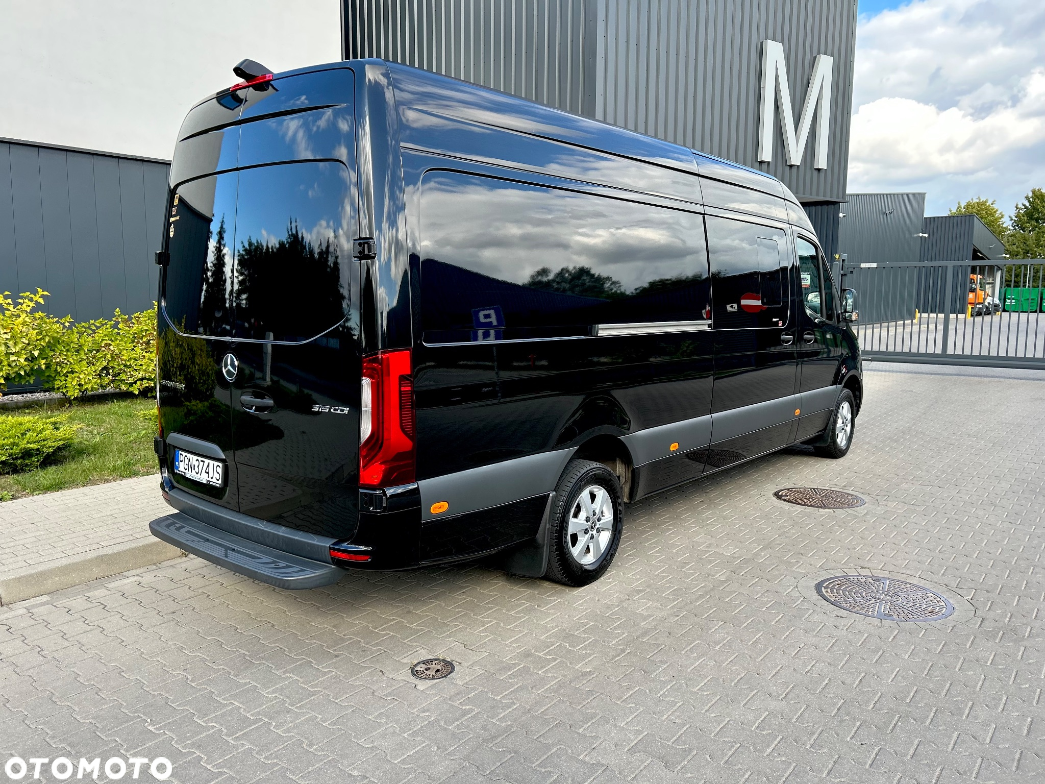 Mercedes-Benz Sprinter - 14