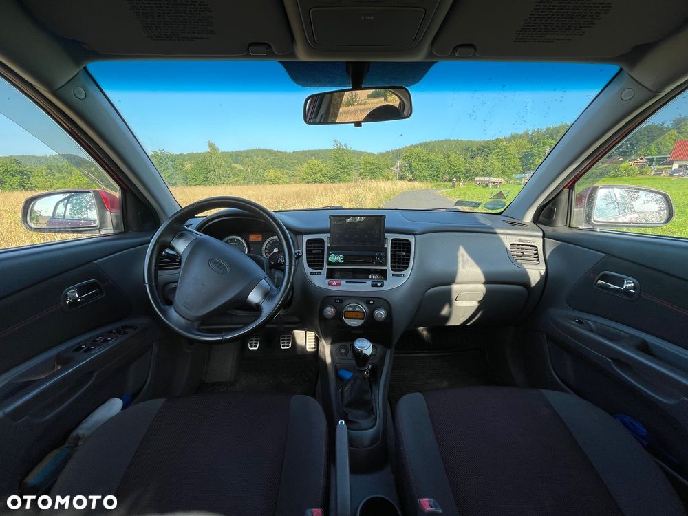 Kia Rio - 5