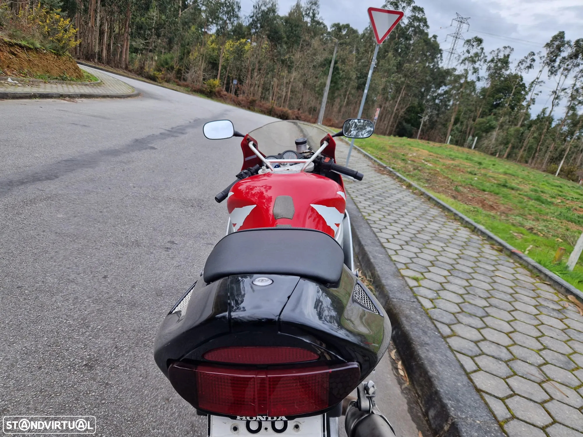 Honda CBR - 6