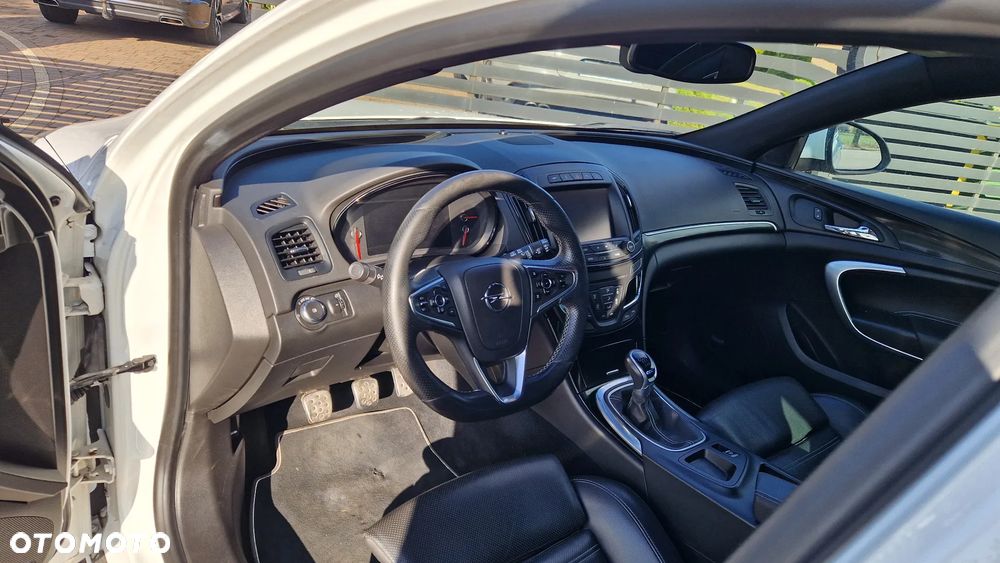 Opel Insignia 2.8 T V6 OPC EU6 - 12