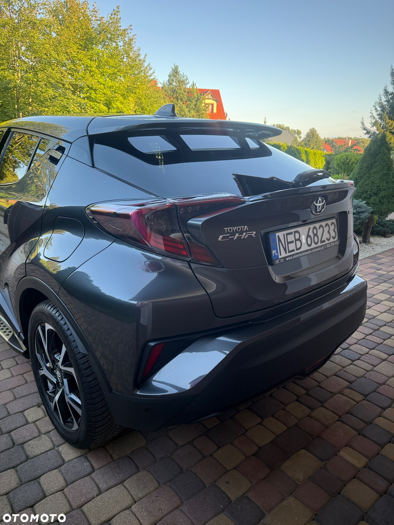 Toyota C-HR Hybrid Style Selection - 9