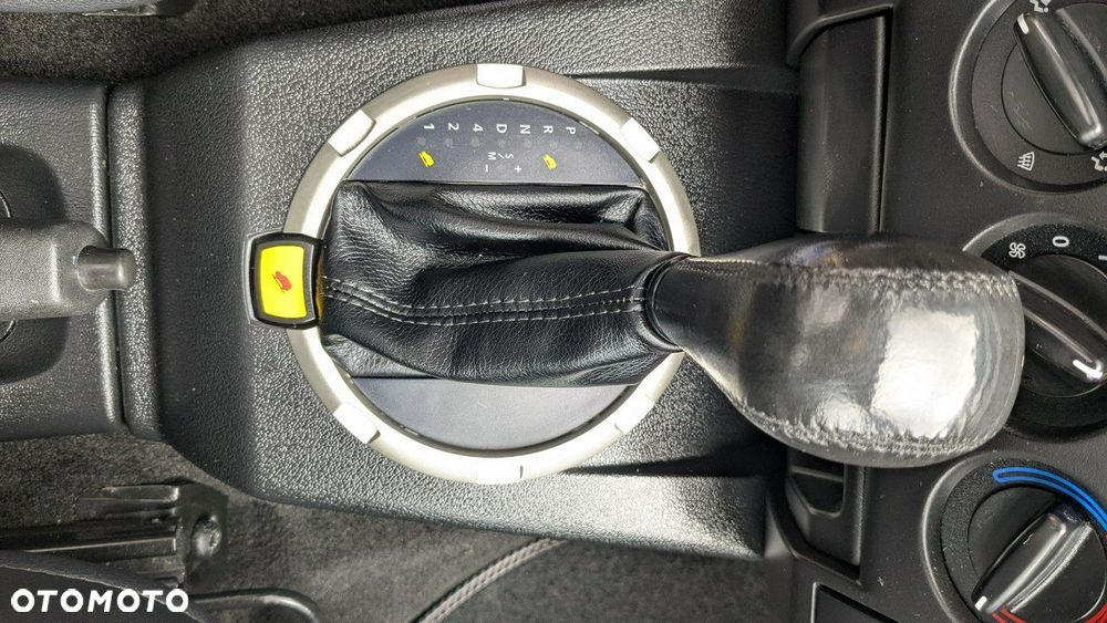Land Rover Freelander - 32