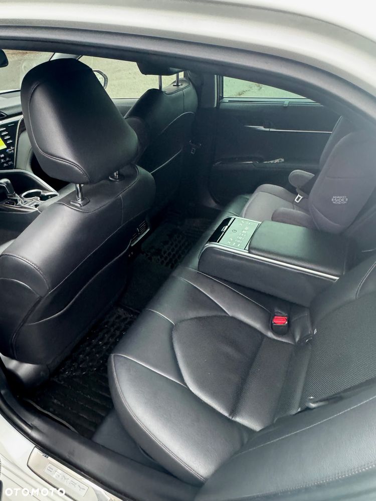 Toyota Camry Executive - 9