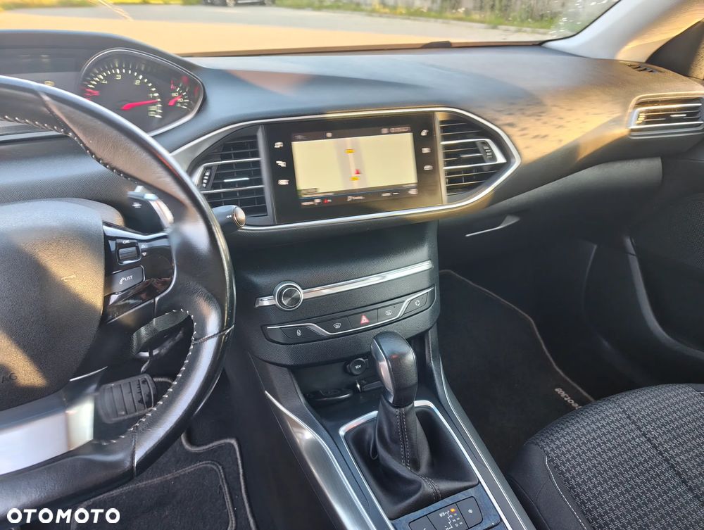 Peugeot 308 BlueHDi 130 EAT8 Stop & Start Allure - 21
