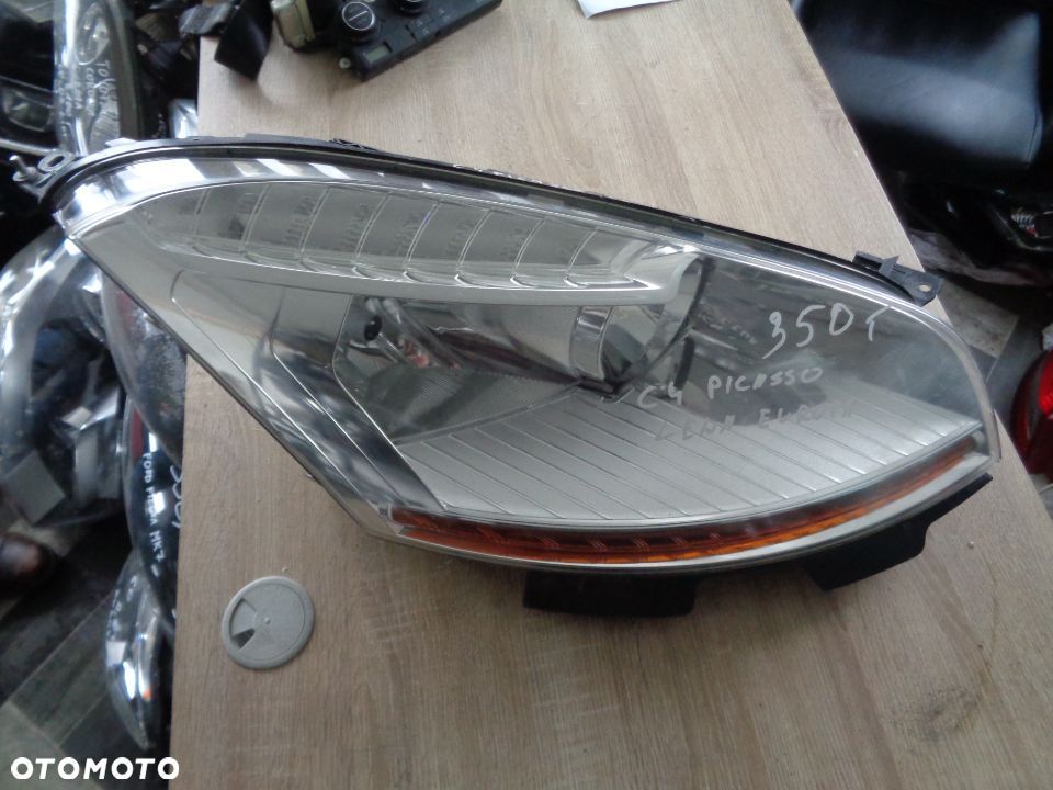 CITROEN C4 PICASSO LAMPA PRAWY PRZÓD EUROPA - 1