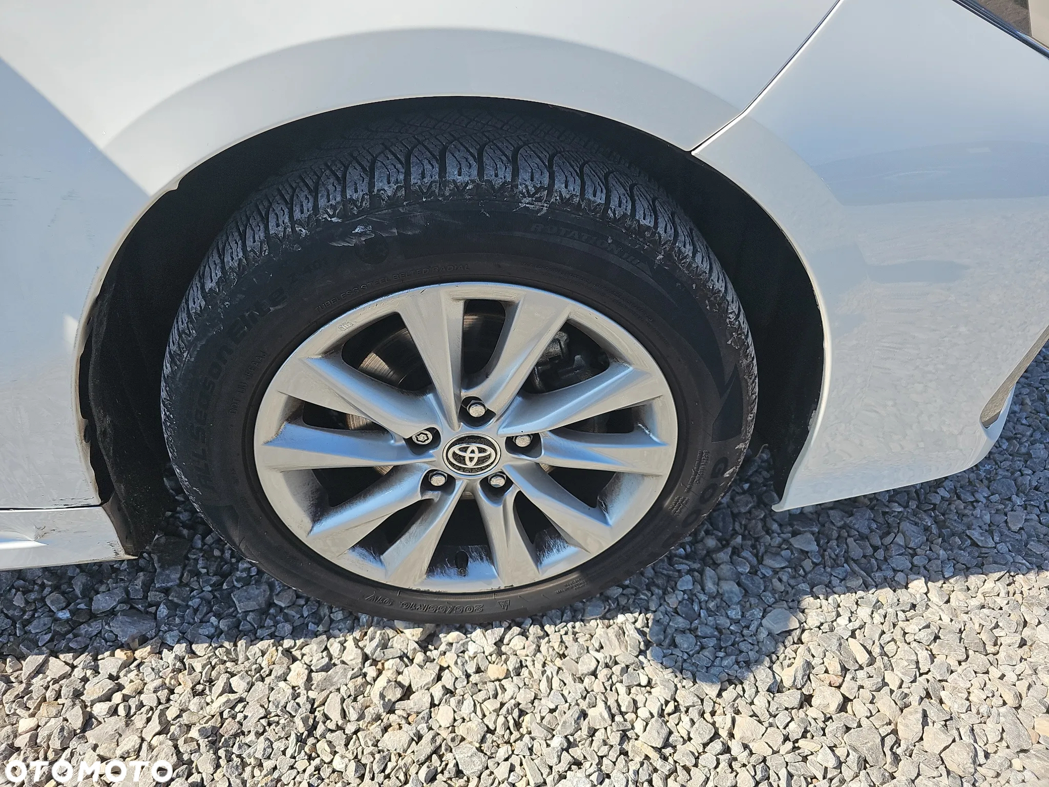 Toyota Corolla 1.8 Hybrid Comfort - 28