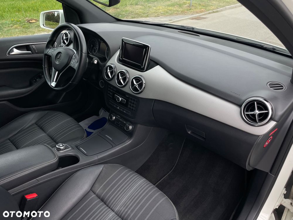 Mercedes-Benz Klasa B 180 CDI (BlueEFFICIENCY) 7G-DCT - 16