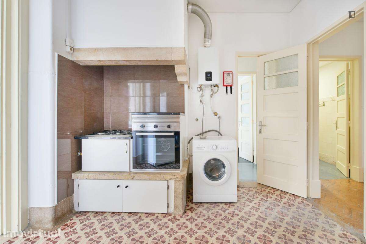 Quarto - localizado em Alameda Lisbon - Grande imagem: 3/53