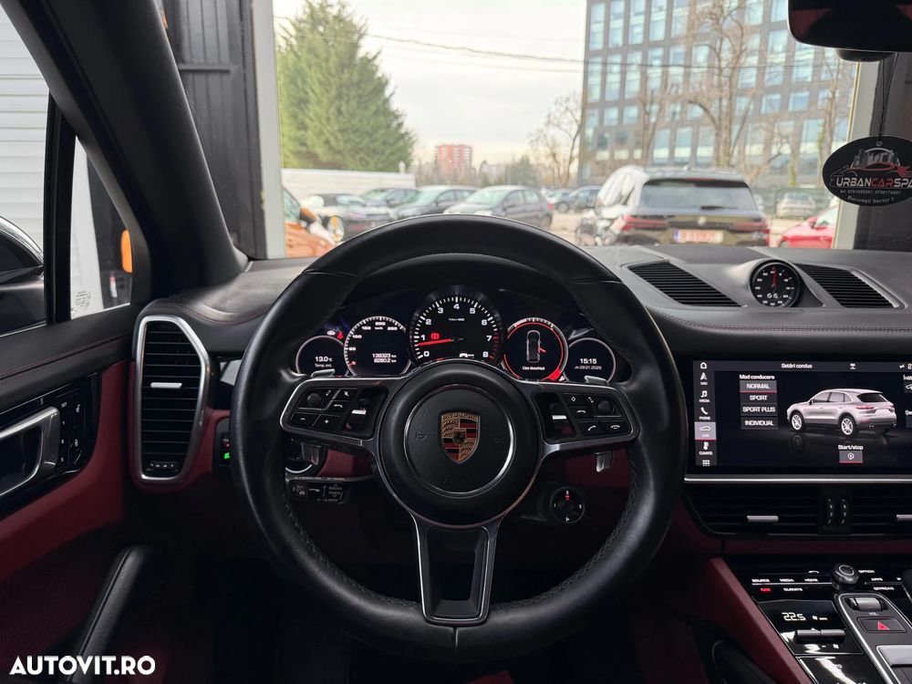 Porsche Cayenne - 16