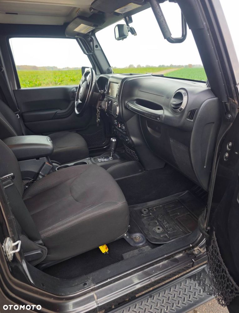 Jeep Wrangler - 8