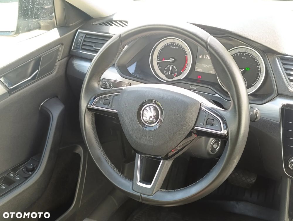 Skoda Superb 2.0 TSI Ambition DSG - 25