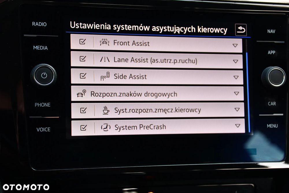 Volkswagen Passat 2.0 TDI SCR DSG Business - 21