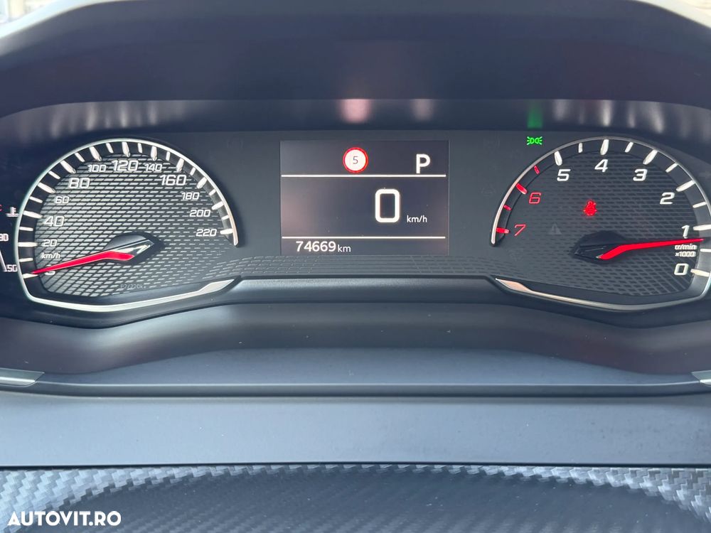 Peugeot 2008 PureTech 130 EAT8 Allure Pack - 27