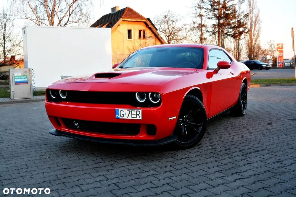Dodge Challenger - 1
